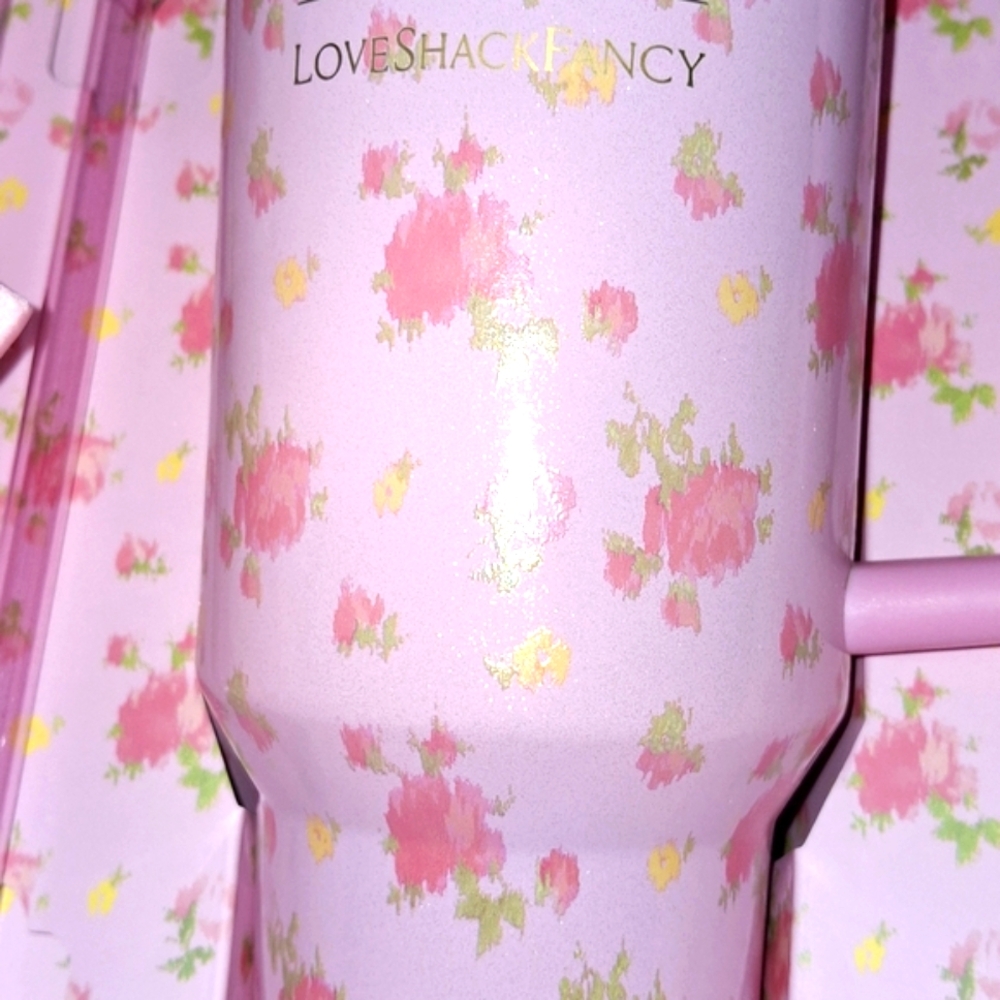 Stanley x LoveShackFancy The Flowstate Quencher H2.0 Tumbler 40 Oz. - Picture 5 of 8